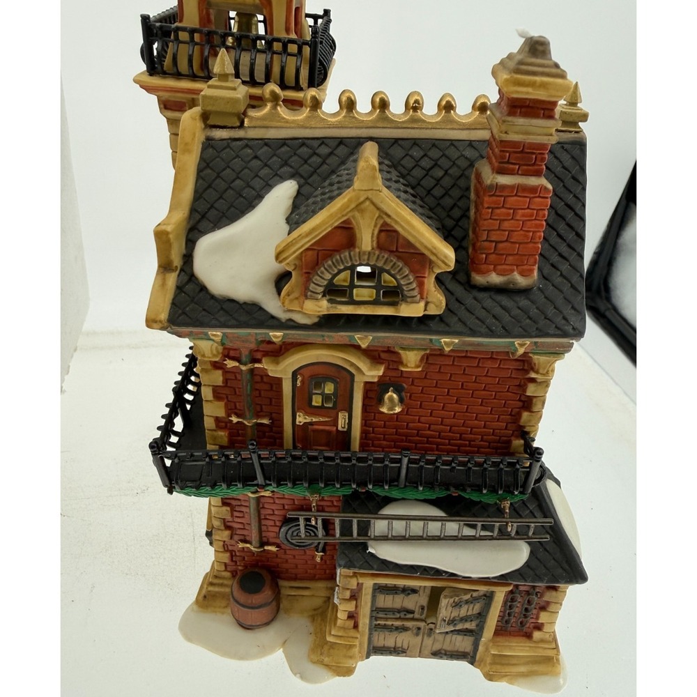 Department 56 Lighted Christmas Village Building Ashwick Lane Hose & Ladder No17 - Picture 8 of 10